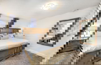 Foto 3 - 5 Bed Storey Lake Beautiful Townhome! 5 Bedroom Townhouse by RedAwning