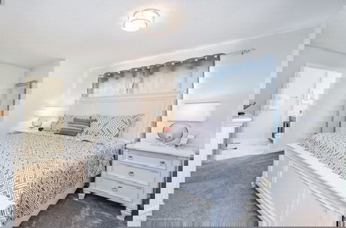 Foto 14 - 5 Bed Storey Lake Beautiful Townhome! 5 Bedroom Townhouse by RedAwning