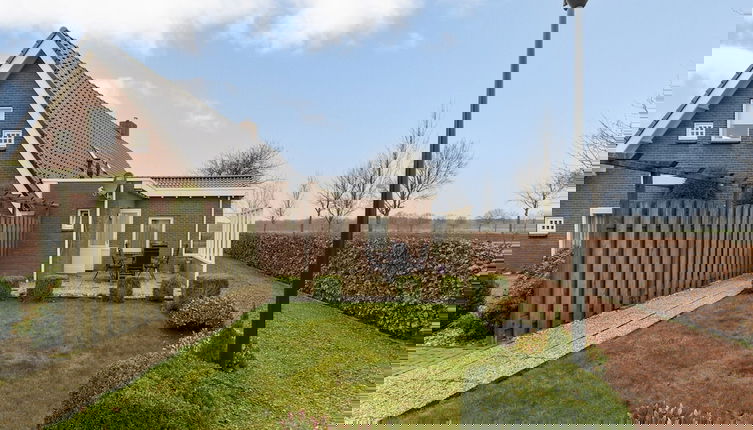 Foto 1 - Attractive Holiday Home in Spier With Garden