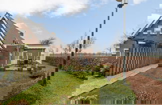 Foto 1 - Attractive Holiday Home in Spier With Garden
