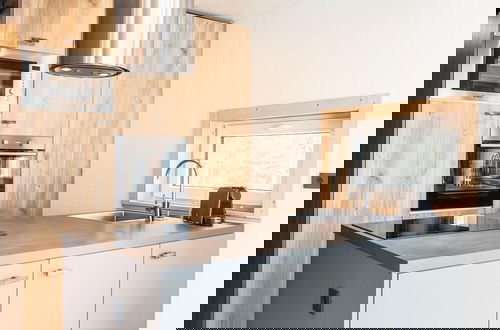 Foto 4 - Luxury Chalet With Dishwasher in the Area