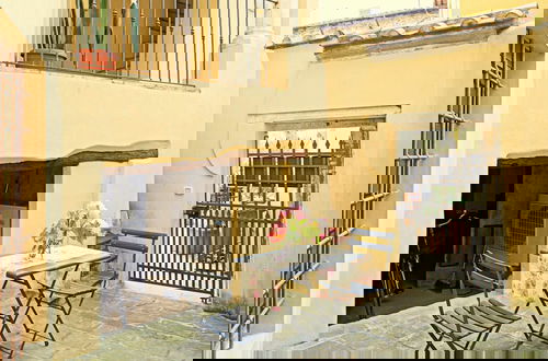 Foto 18 - Elegant Accommodation in the Center of Lucca, With Terrace Private Indoor