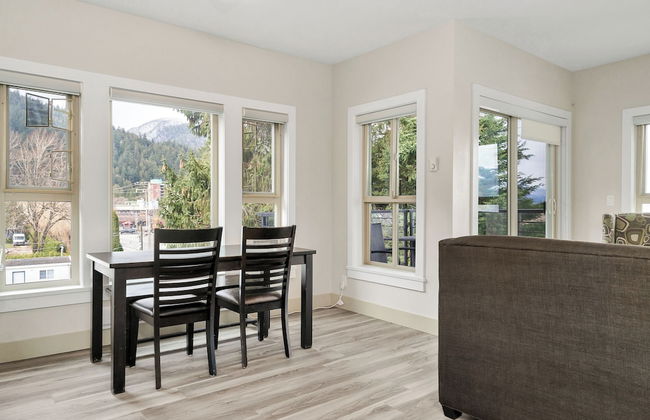 Harmony Haven 2BR Lakefront Suite - Foto 13