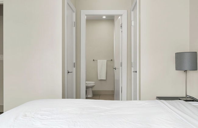 Harmony Haven 2BR Lakefront Suite - Foto 9