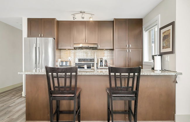 Harmony Haven 2BR Lakefront Suite - Foto 16