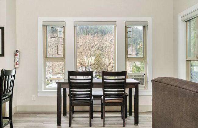 Harmony Haven 2BR Lakefront Suite - Foto 14