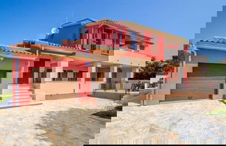 Foto 1 - Spacious Apartment With Covered Terrace