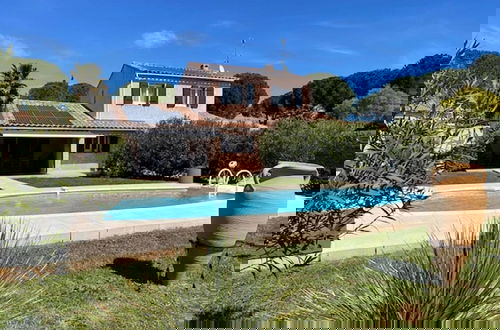Foto 18 - Modern Villa Flovin With Swimming Pool