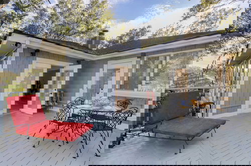 Photo 34 - Conch Cottage by Avantstay Walk to Beach, Deck, Fireplace, Outdoor Dining
