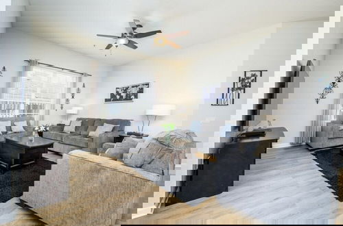 Foto 25 - Penthouse Vacation Condo, Near the Parks - 2014