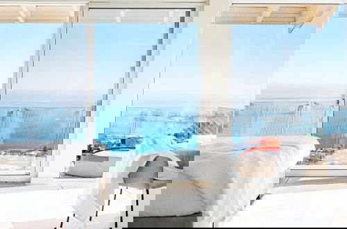 Foto 15 - Exceptionally Unique Magnum Villa w Sea Views