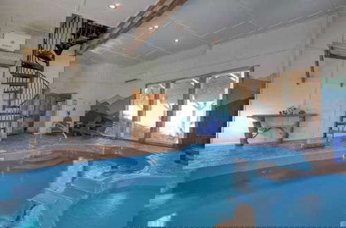 Foto 75 - Birch Lodge by Avantstay Indoor Pool, Theater, Game Room & Stunning Views!