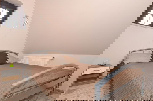 Photo 4 - Seaside Cottage With Terrace and Lovely Garden