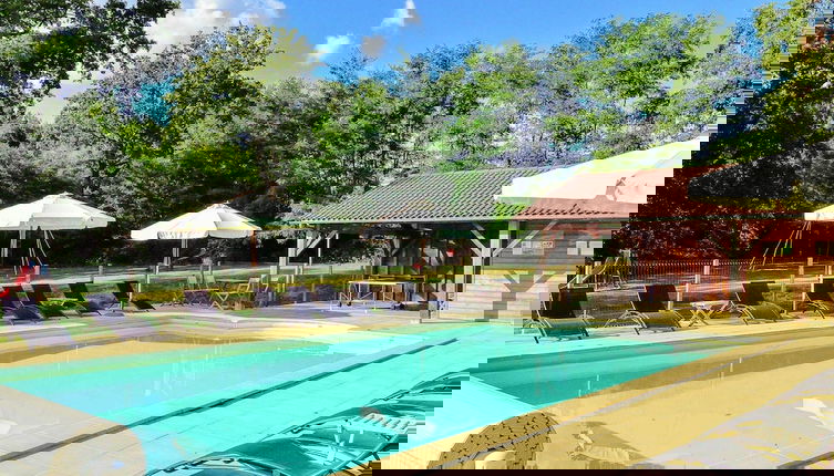 Foto 1 - Luxury Villa With Heated Pool and Tennis Court
