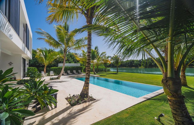 New Lake Front Villa in Golf and Beach Resort - Foto 13