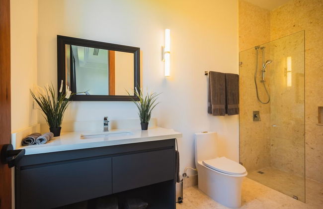 New Lake Front Villa in Golf and Beach Resort - Foto 35