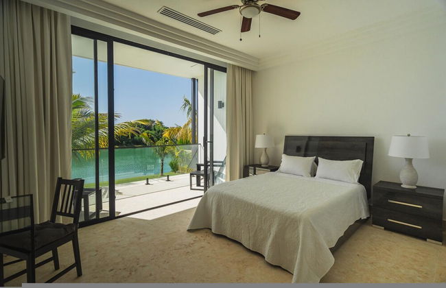 New Lake Front Villa in Golf and Beach Resort - Foto 24