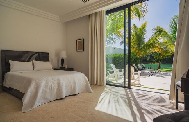 New Lake Front Villa in Golf and Beach Resort - Foto 29