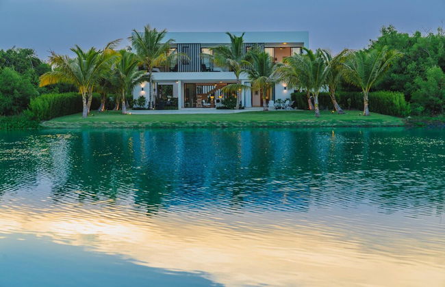 New Lake Front Villa in Golf and Beach Resort - Foto 44