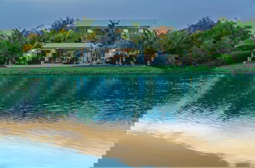 Foto 44 - New Lake Front Villa in Golf and Beach Resort