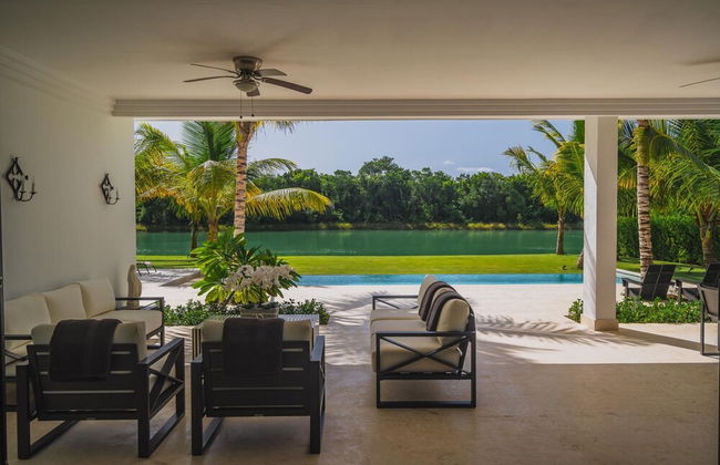 New Lake Front Villa in Golf and Beach Resort - Foto 11