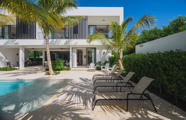 New Lake Front Villa in Golf and Beach Resort - Foto 15