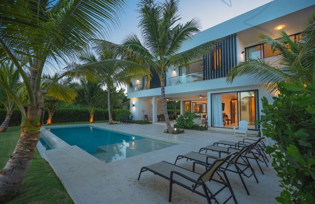 New Lake Front Villa in Golf and Beach Resort - Foto 45