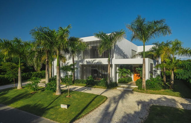 New Lake Front Villa in Golf and Beach Resort - Foto 2