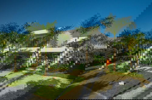 Foto 2 - New Lake Front Villa in Golf and Beach Resort