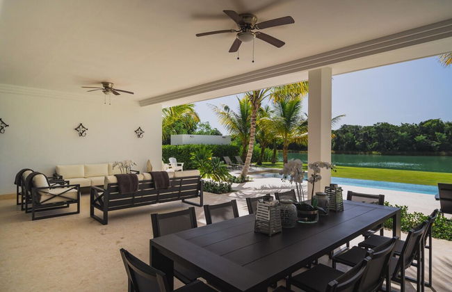 New Lake Front Villa in Golf and Beach Resort - Foto 12