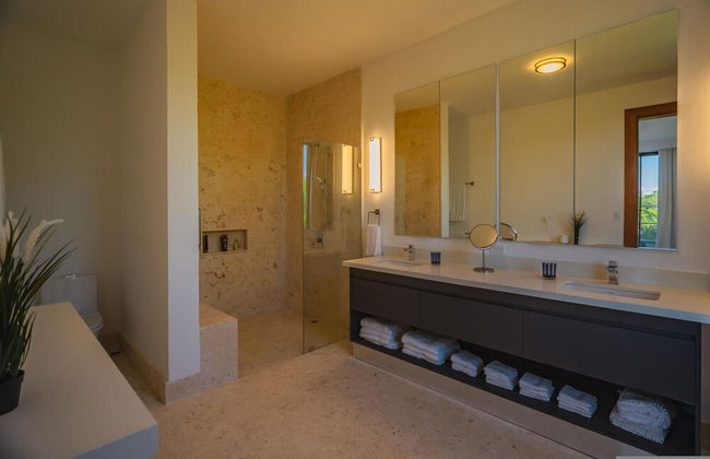 New Lake Front Villa in Golf and Beach Resort - Foto 37