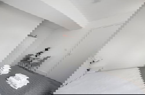Foto 6 - Modern Semi-Studio Flat in London
