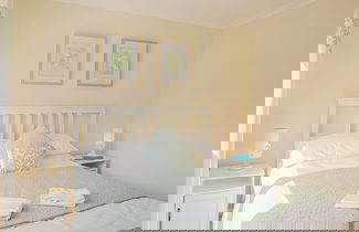 Photo 2 - Central 2BD with Garden and Free Parking