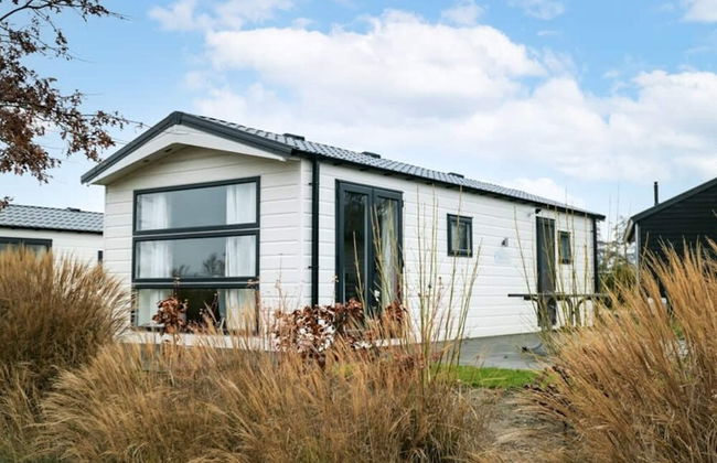 Veluwemeer Chalet With Microwave - Photo 1