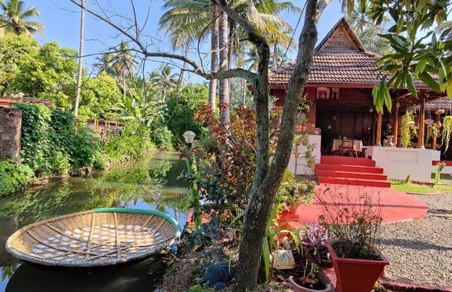 Tentgram Alleppey Riverfront - Foto 18