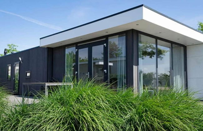 Chalet on the Water at the Beautiful Veluwemeer - Photo 1