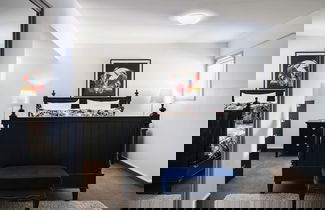Photo 2 - Manor Place Apartment