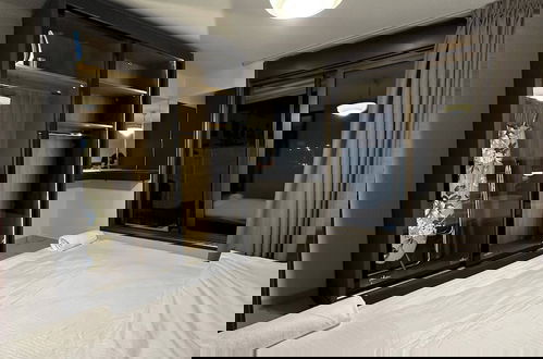 Foto 5 - Stylish Luxe Apartment Fr 0006