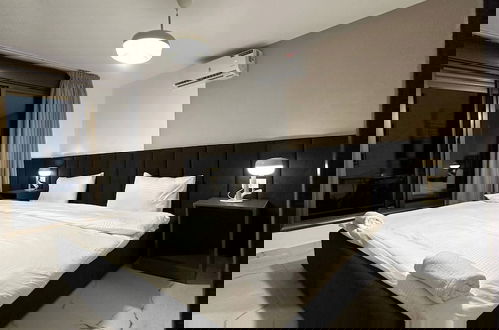 Foto 3 - Stylish Luxe Apartment Fr 0006