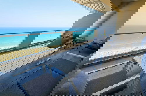 Foto 10 - Beachfront Seaview Lux Penthouse