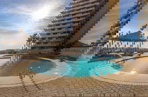 Foto 45 - Summer House Beachfront Condos