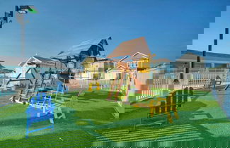 Photo 2 - Shared Resort-style Pool, Playground, Patio w/ Bar Tidal Times by Avantstay