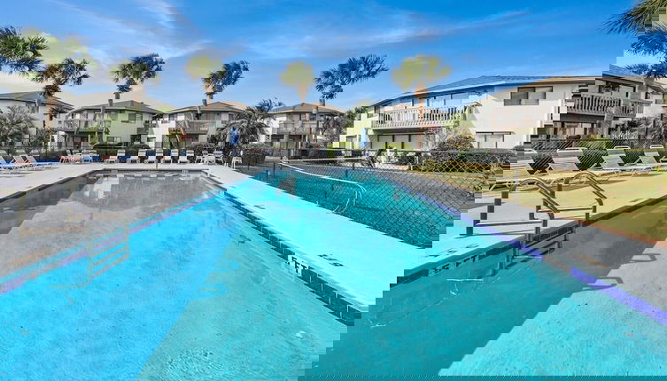 Foto 1 - Crystal Village II, Unit 19B