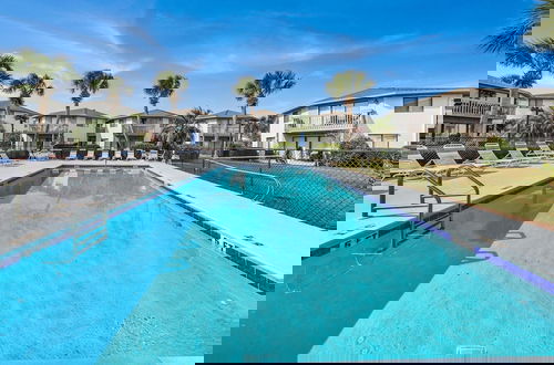 Foto 1 - Crystal Village II, Unit 19B