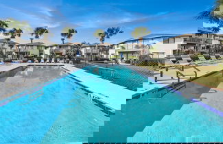 Foto 1 - Crystal Village II, Unit 19B