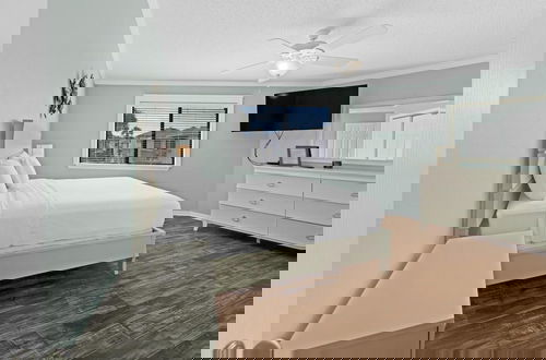 Foto 5 - Crystal Village II, Unit 19B