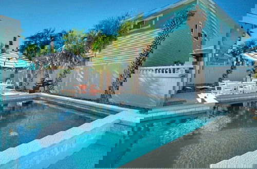 Foto 1 - Peachy Palm by Avantstay Huge Private Pool!