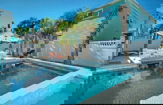 Foto 1 - Peachy Palm by Avantstay Huge Private Pool!