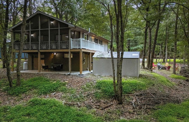 Frolic on Fern by Avantstay Enclosed Deck w/ Forest Views, Bar - Foto 40