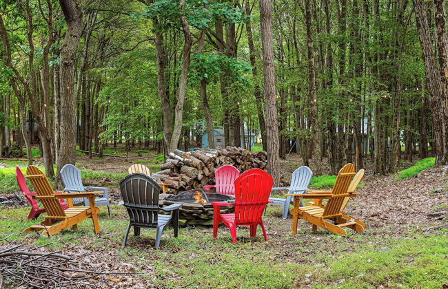 Frolic on Fern by Avantstay Enclosed Deck w/ Forest Views, Bar - Foto 37
